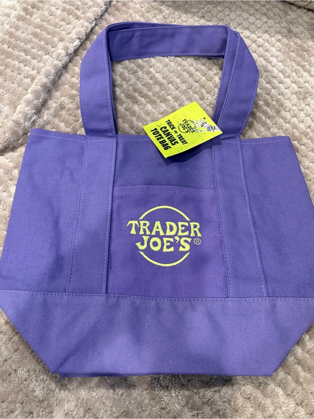 Trader Joe’s Trick-or-Treat Canvas Tote Bag – Purple – New with tags 🎃